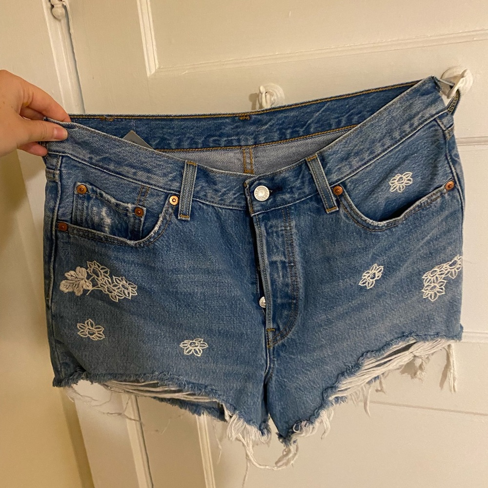 Levi’s 501 shorts embroidered